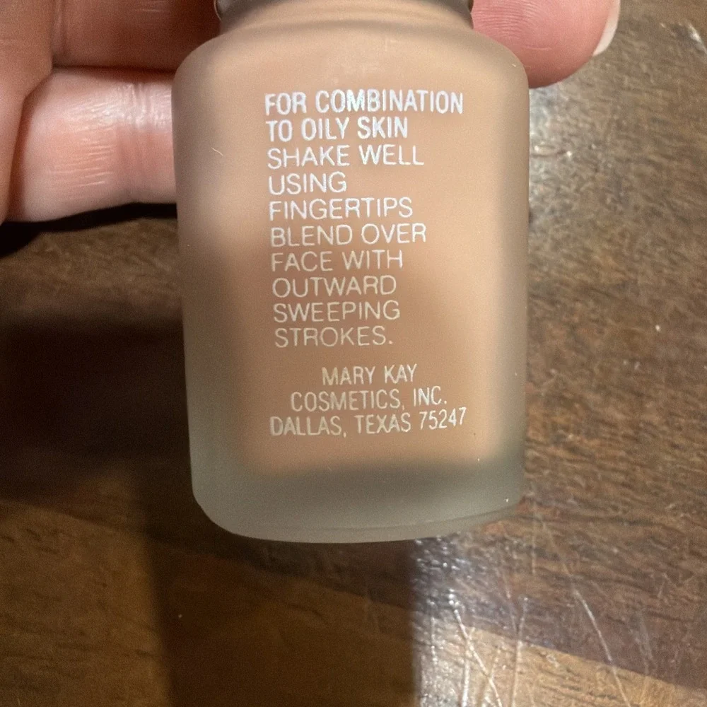 Vintage Mary Kay Day Radiance Foundation 0241 Honey Tan Formula 2